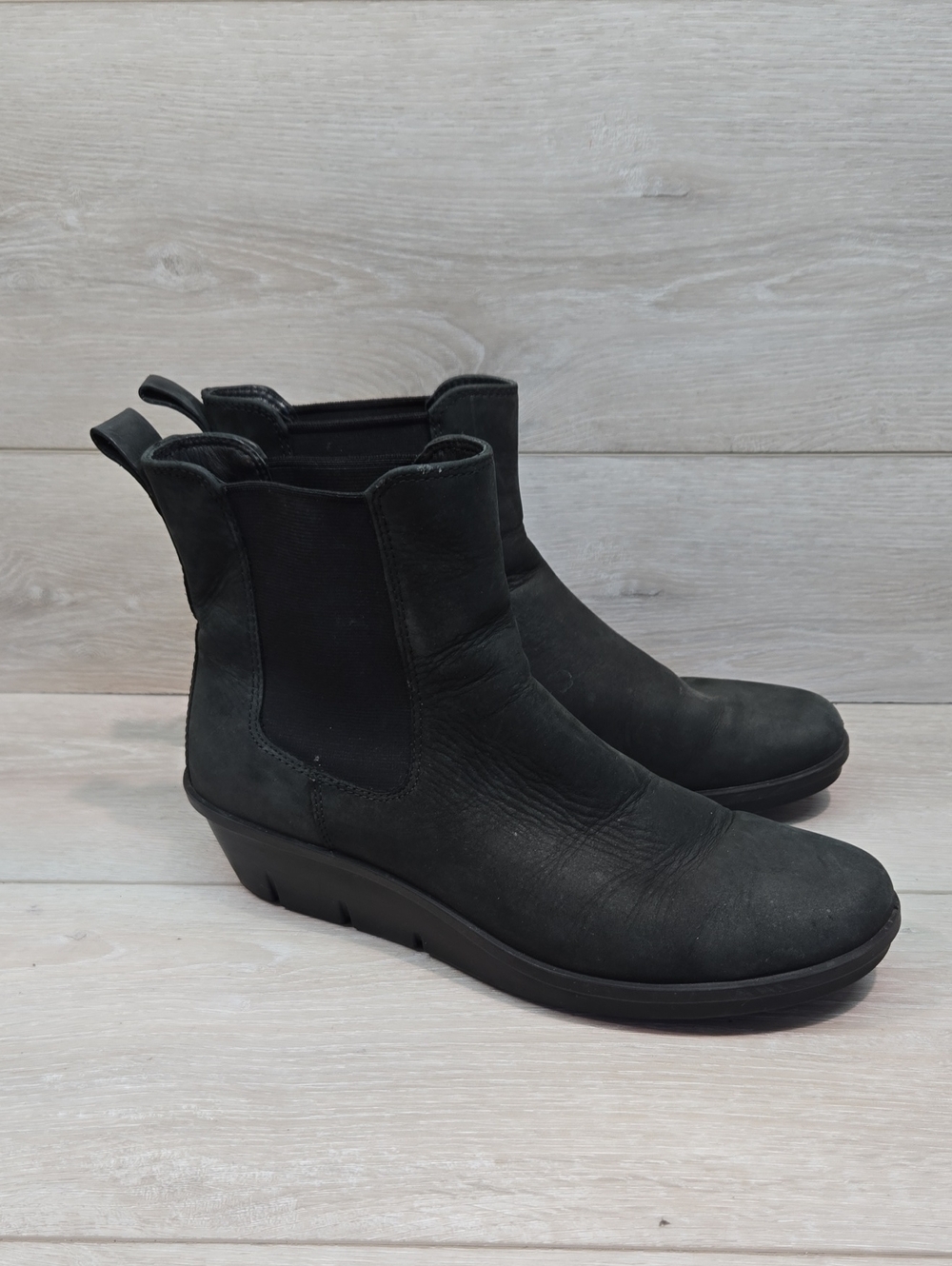 Ecco Women's Hydromax Black Chelsea Ankle Boots -Sleek Comfort Shoes 40/9-9.5